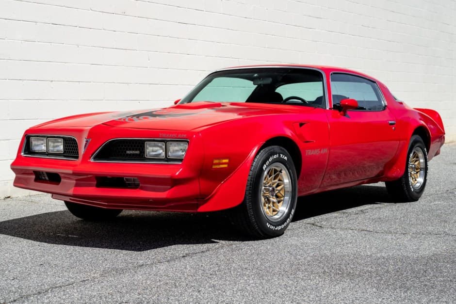 1977 Pontiac Firebird (1970-1981) sold for $17,250
