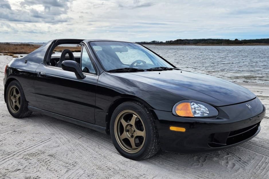 1997 Honda Civic Del Sol sold for $9,600