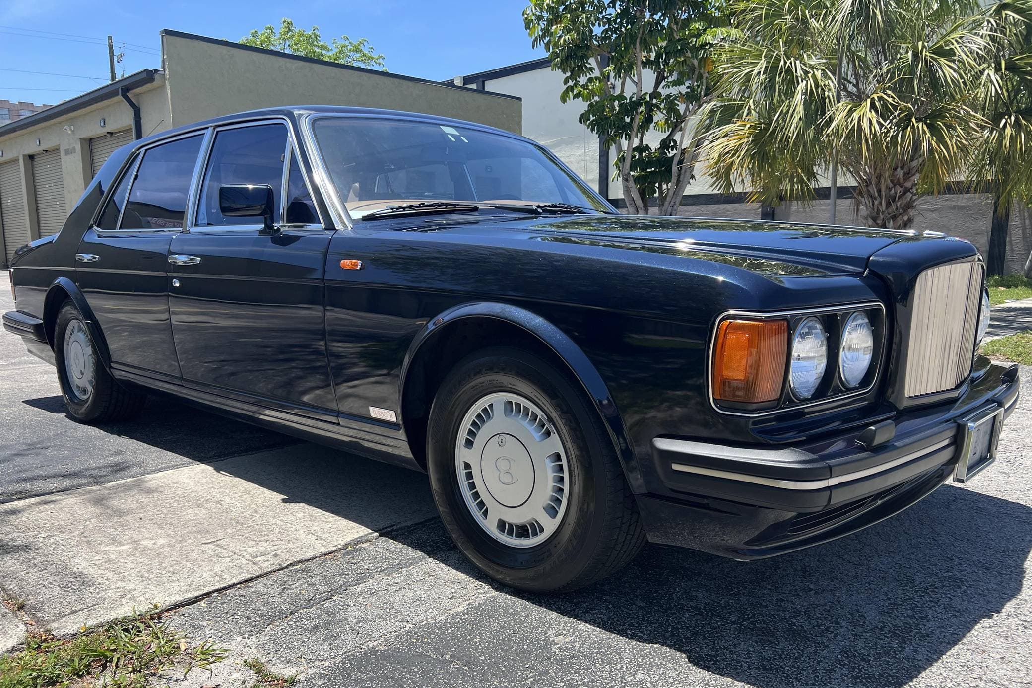 1990 Bentley Turbo R sold for $8,450