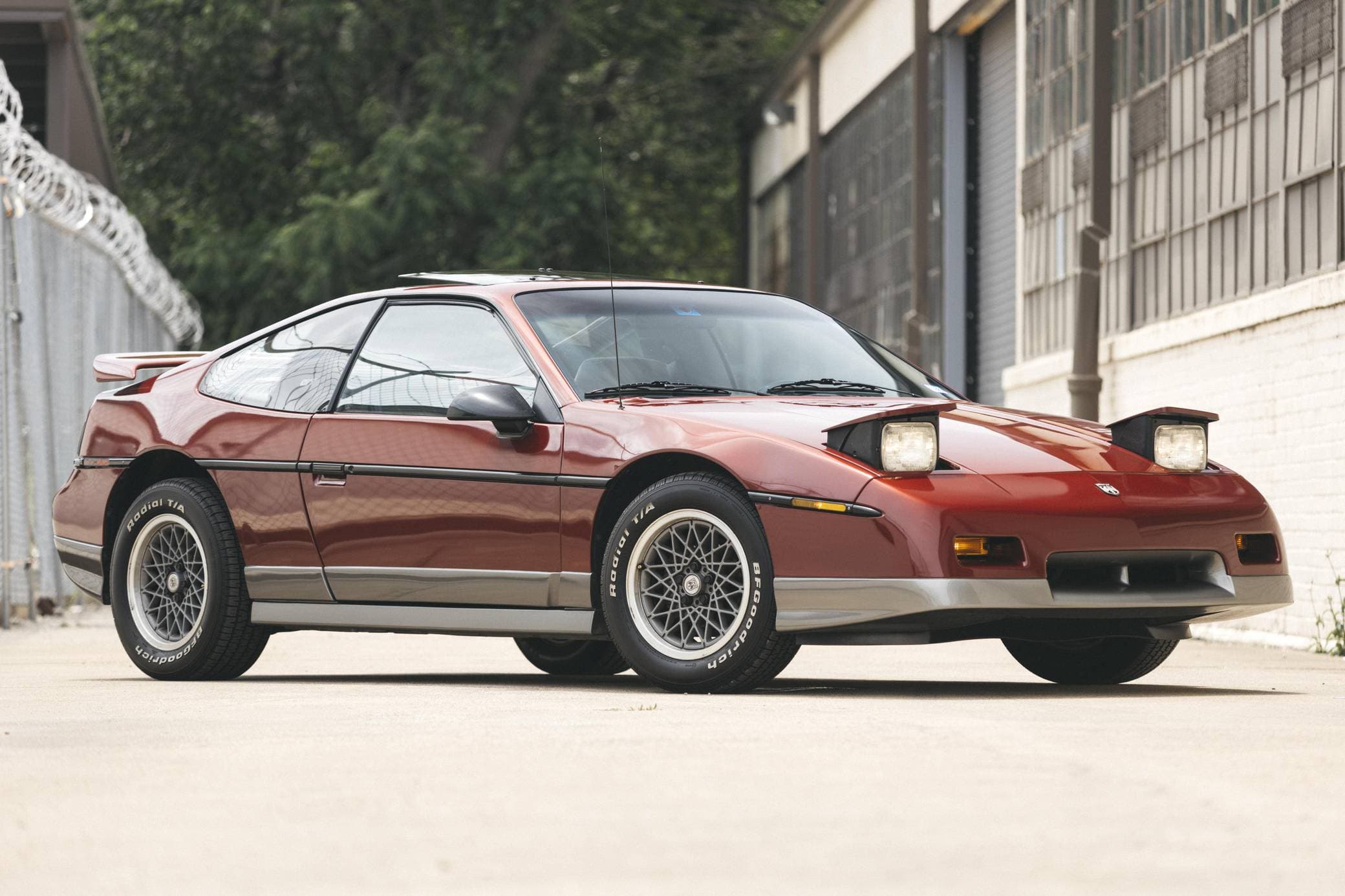 1987 Pontiac Fiero sold for $15,300