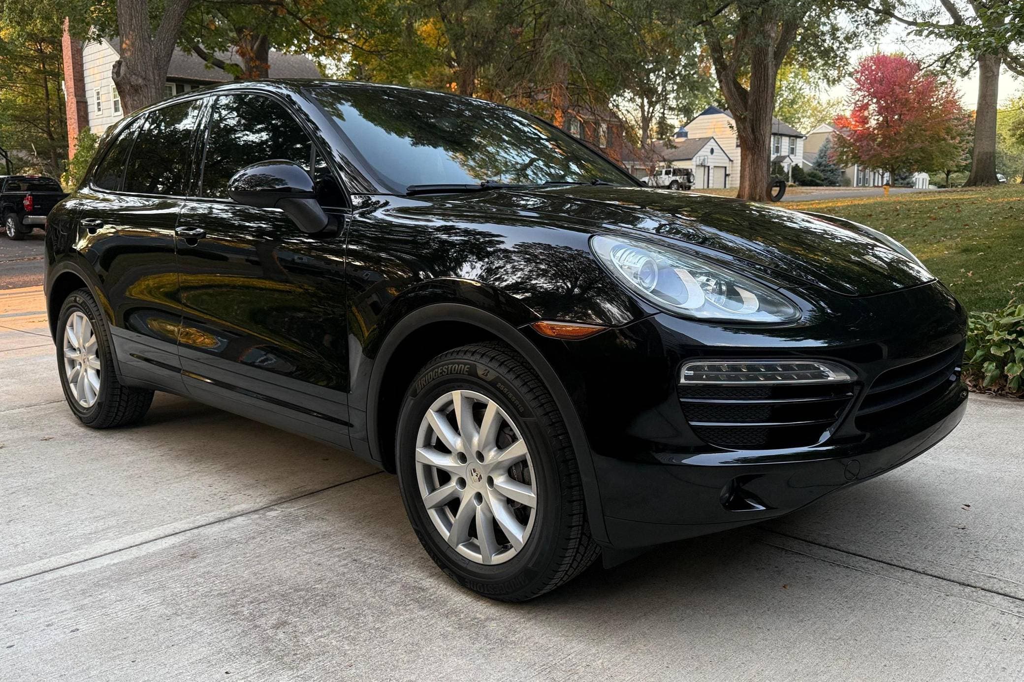 2013 Porsche Cayenne sold for $11,825