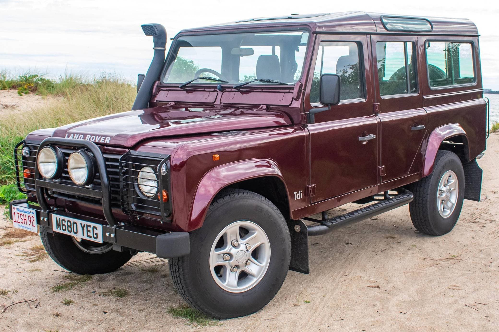 1994 Land Rover Defender sold for $26,000