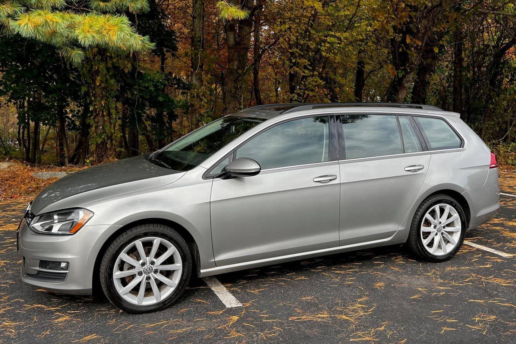 2017 Volkswagen Golf sold for $8,000