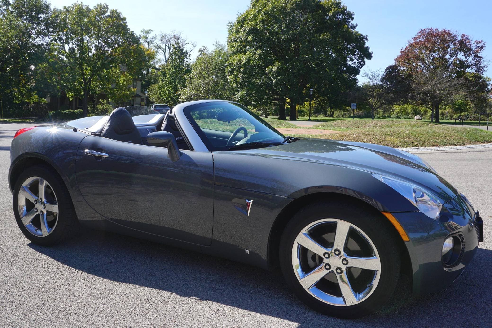 2009 Pontiac Solstice sold for $11,108