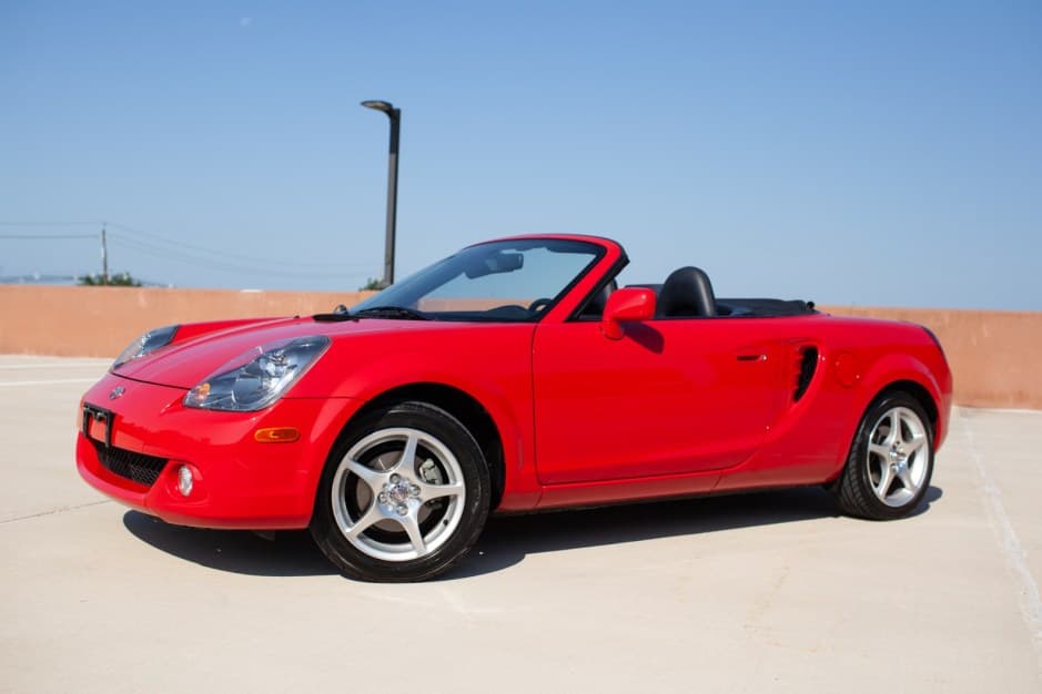 2005 Toyota W30 MR2 sold for $20,200