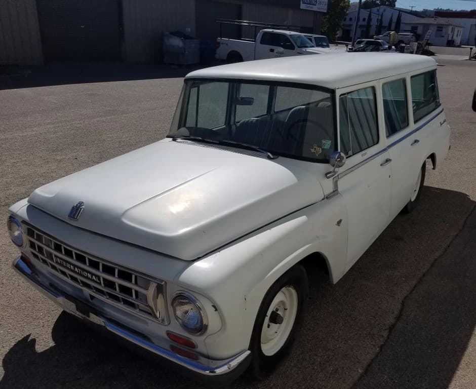 1964 International Harvester Travelall sold for $9,000