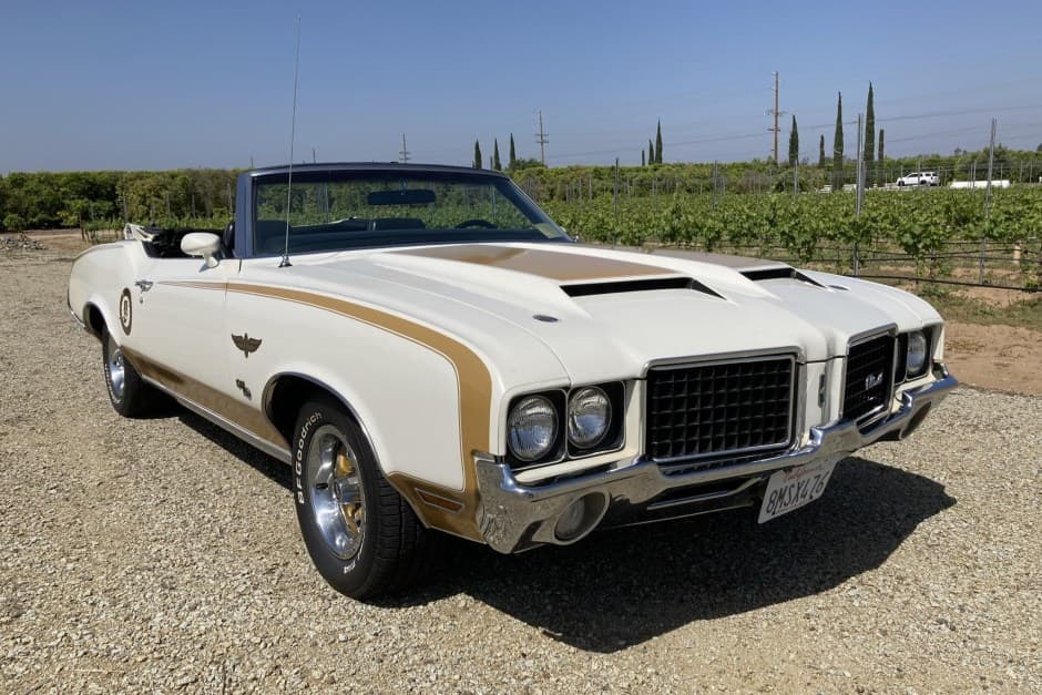 1972 Oldsmobile Hurst/Olds sold for $84,500