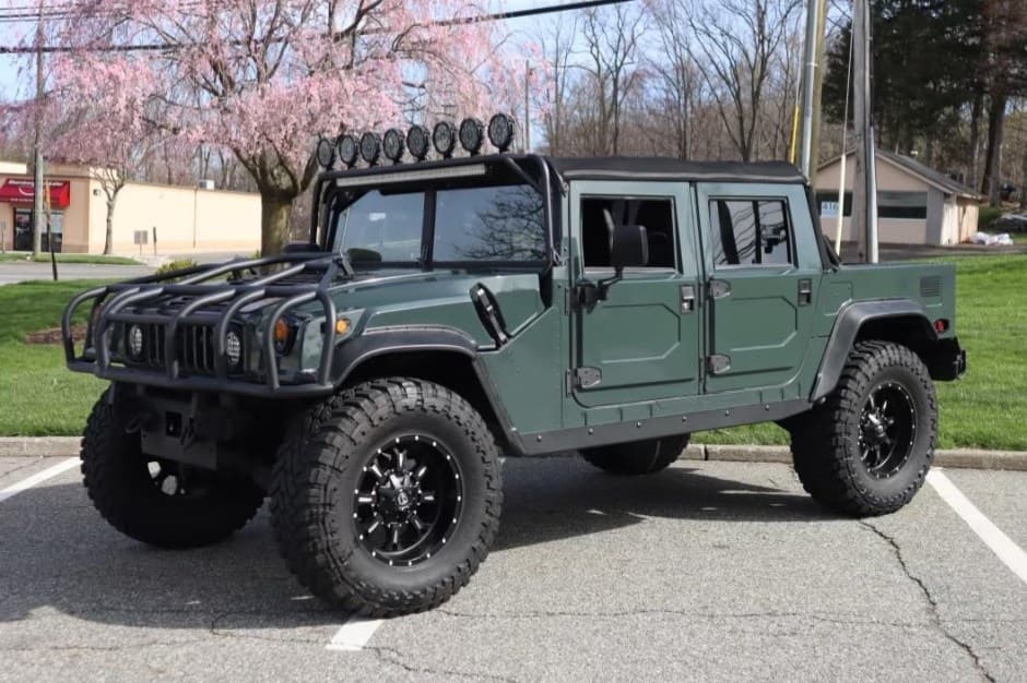 1999 Hummer HMMWV/Humvee sold for $30,500