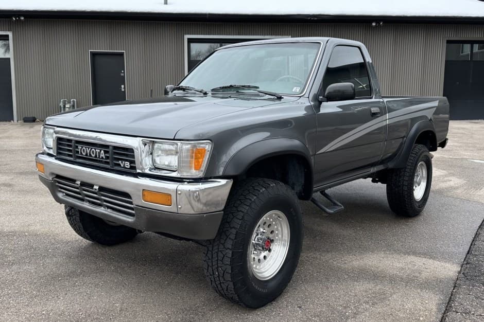 1990 Toyota Pickup (N80/90/100/110 1989-1997) sold for $16,750