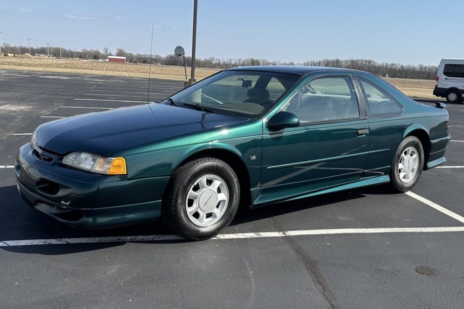 1995 Ford Thunderbird (1989-1997) sold for $11,000