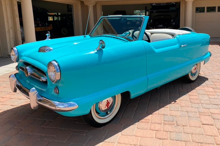 1955 Nash Metropolitan sold for $11,222