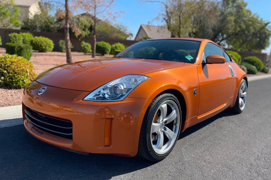 2006 Nissan 350Z sold for $20,350