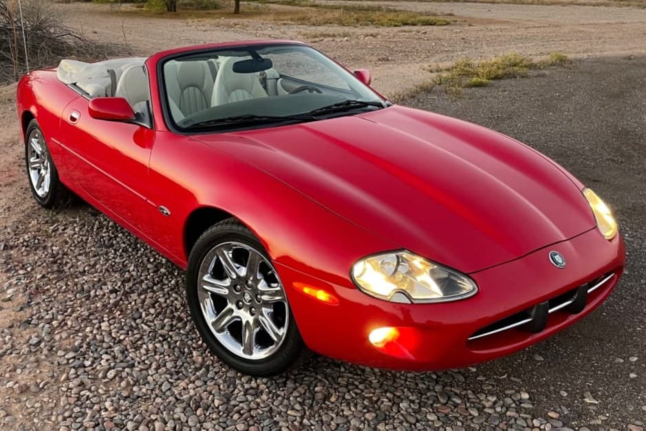 2000 Jaguar XK8 sold for $22,000