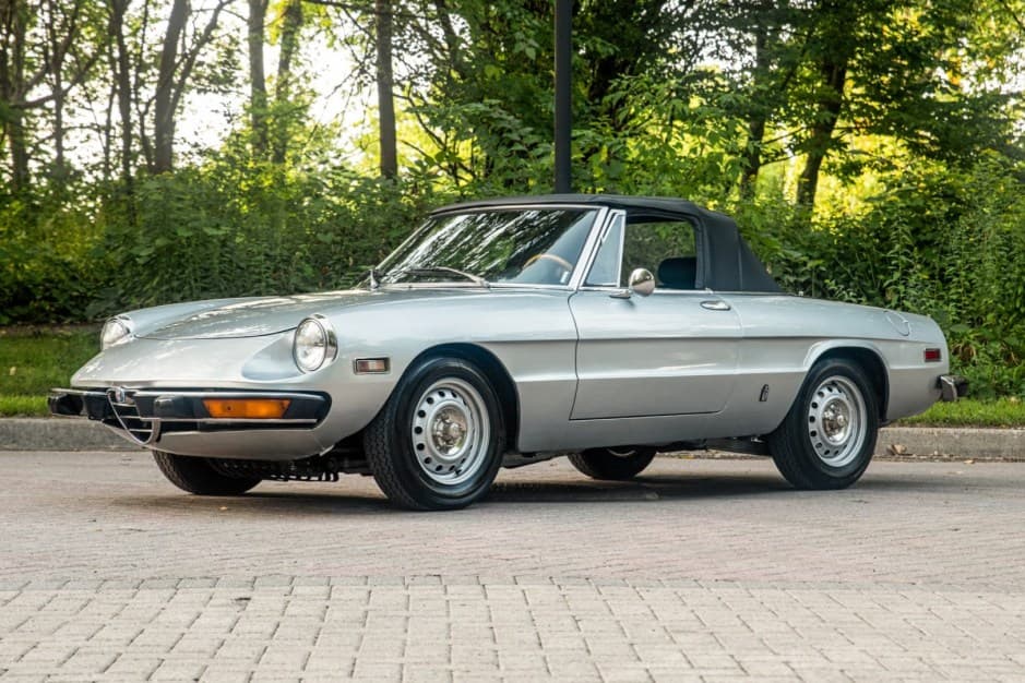 1973 Alfa Romeo 105/115 Spider Series 2 sold for $13,150