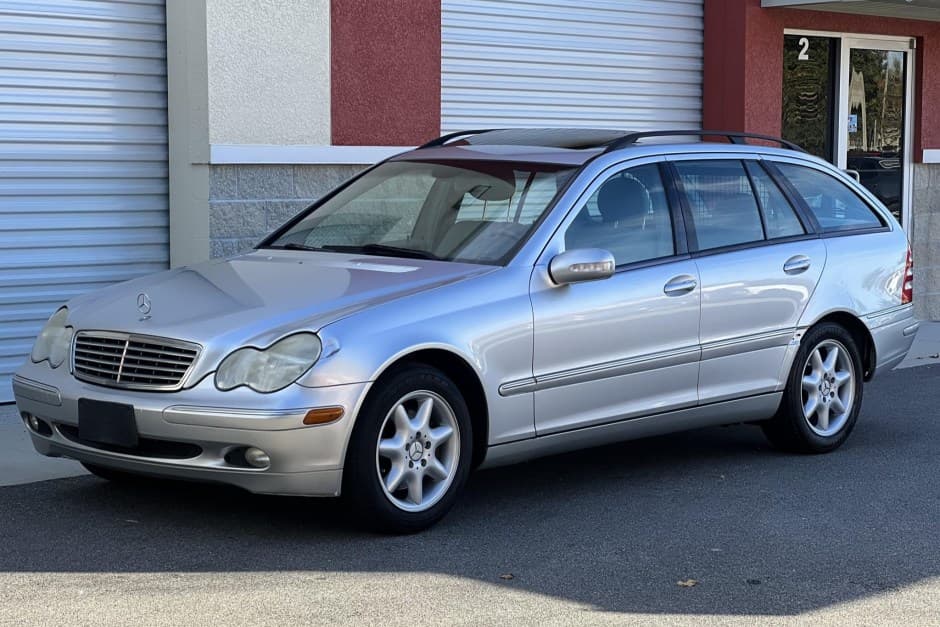 2004 Mercedes-Benz W203 C-Class sold for $6,901