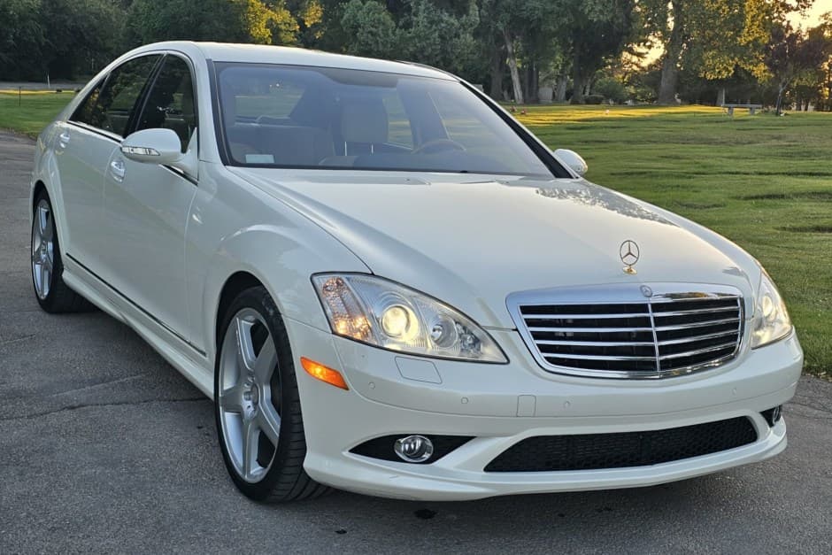 2009 Mercedes-Benz W221 S-Class sold for $17,850