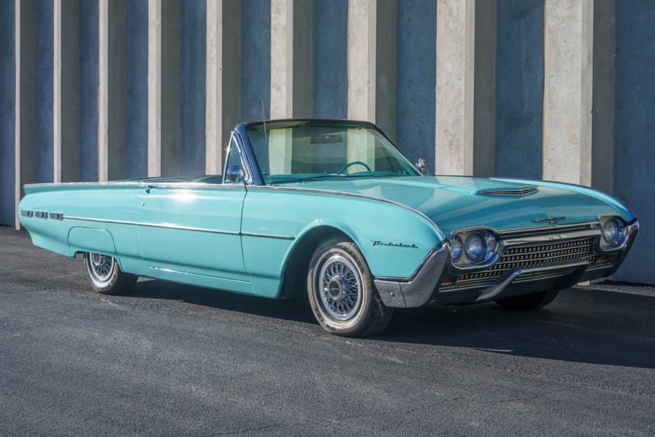 1962 Ford Thunderbird (1961-1963) sold for $24,250