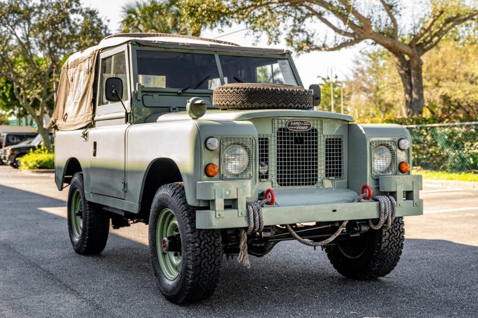1978 Land Rover Series 88 sold for $24,000