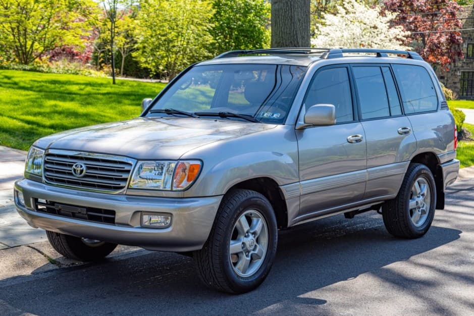 2003 Toyota Land Cruiser 100-Series sold for $14,750