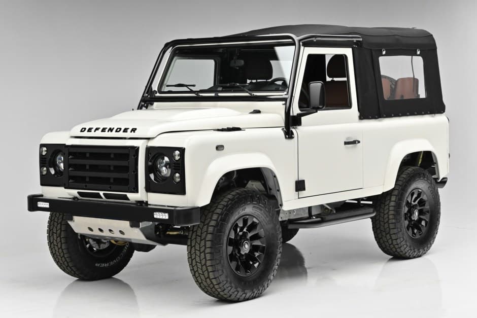 2021 Osprey Defender Replica sold for $140,000