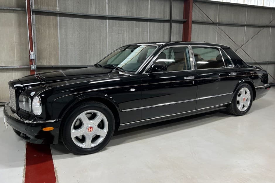 2002 Bentley Arnage sold for $39,500