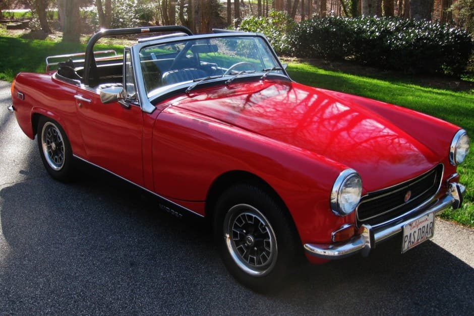 1971 MG Midget sold for $13,300