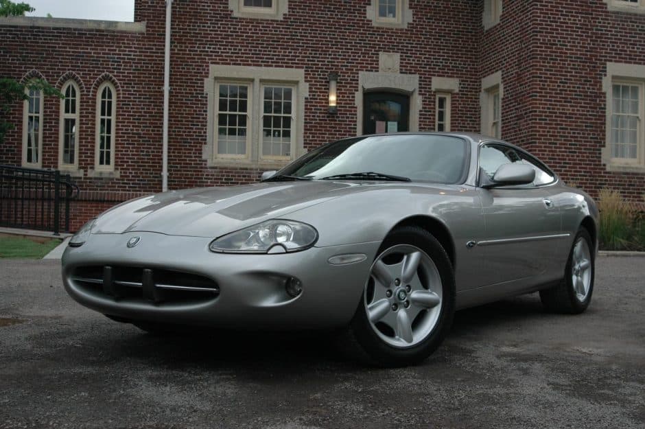 1999 Jaguar XK8 sold for $9,100