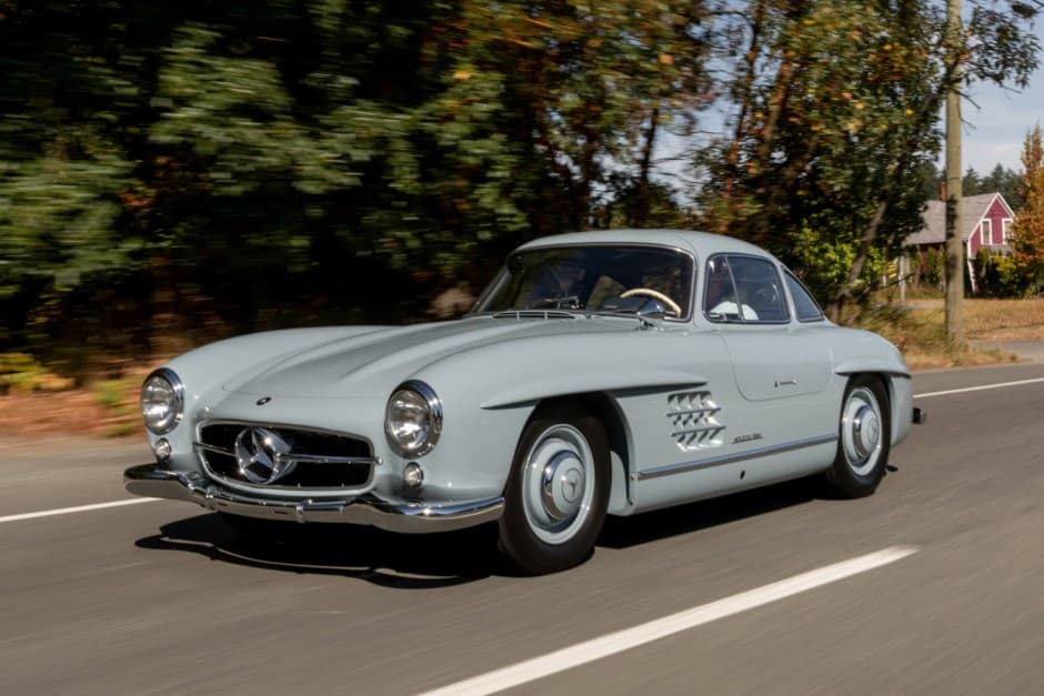 1957 Mercedes-Benz 300SL Gullwing & Roadster sold for $1,152,000