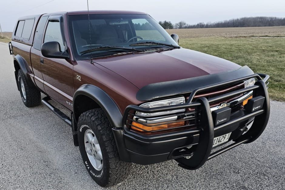 1998 Chevrolet S-10 (1994-2004) sold for $27,500