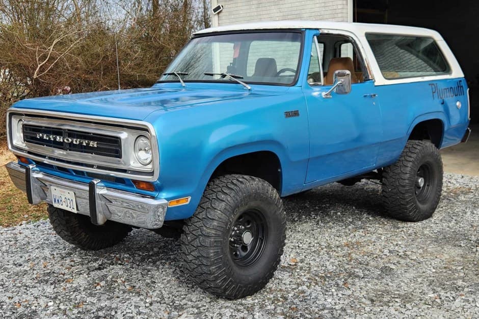 1974 Dodge Ramcharger / Plymouth Trail Duster sold for $30,000
