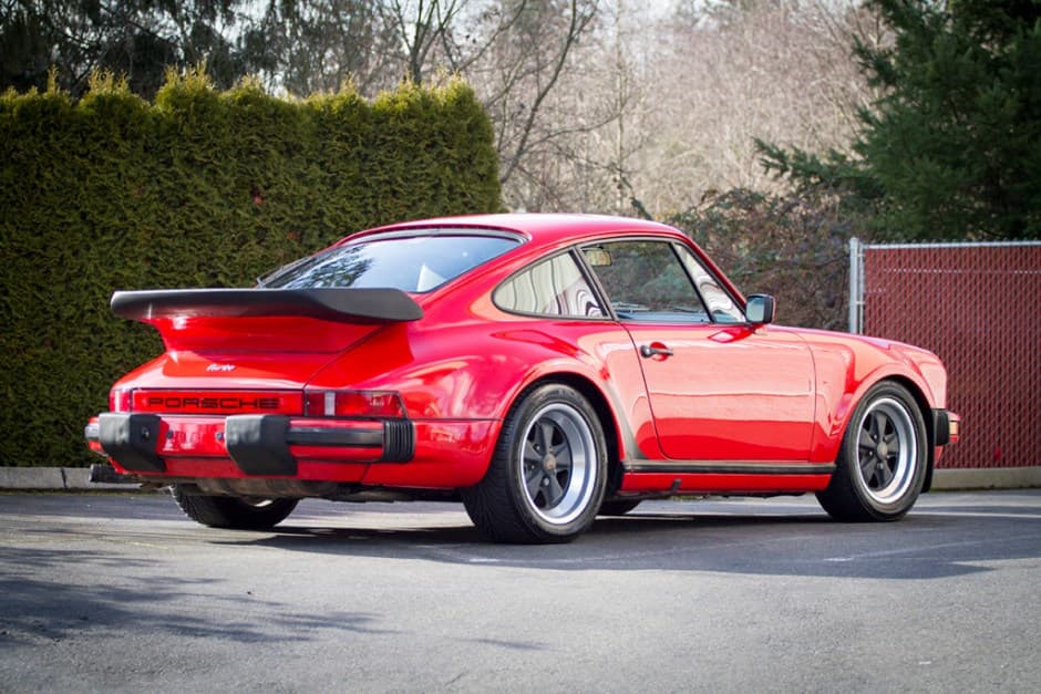1986 Porsche 930 Turbo sold for $90,911