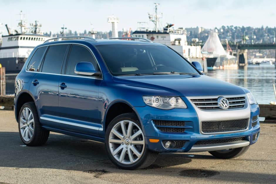 2010 Volkswagen Touareg sold for $11,888
