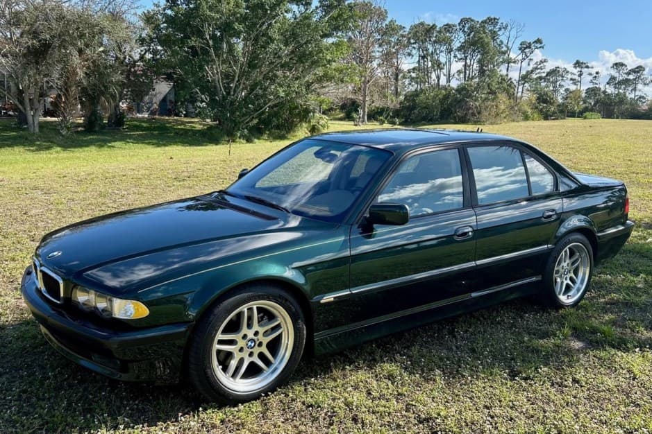 2001 BMW E38 7-Series sold for $11,500