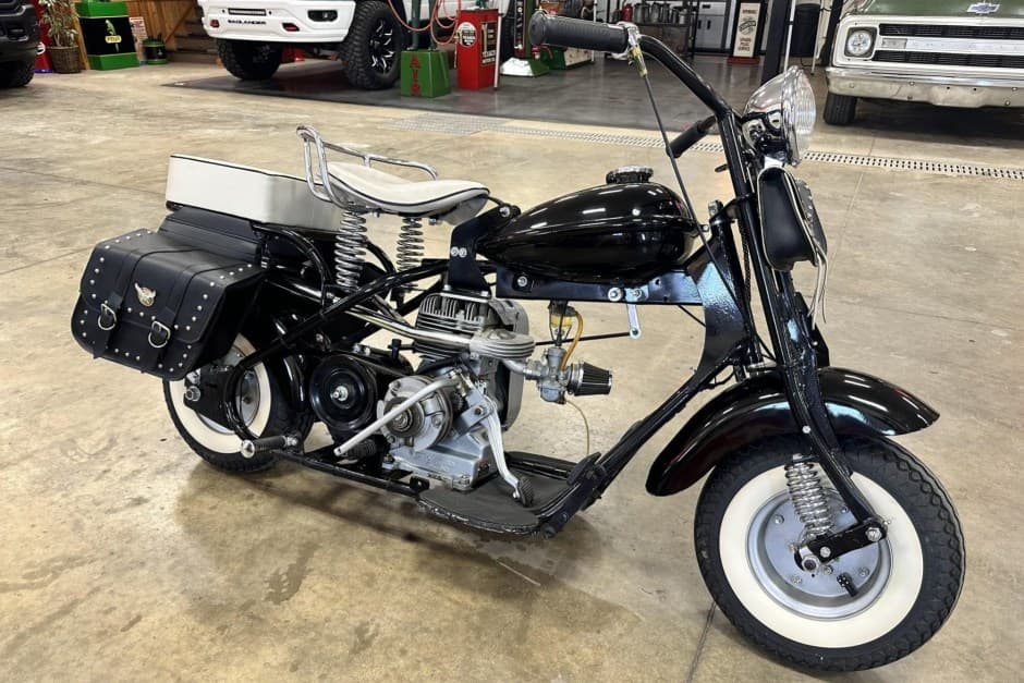 1954 Cushman Eagle sold for $6,253