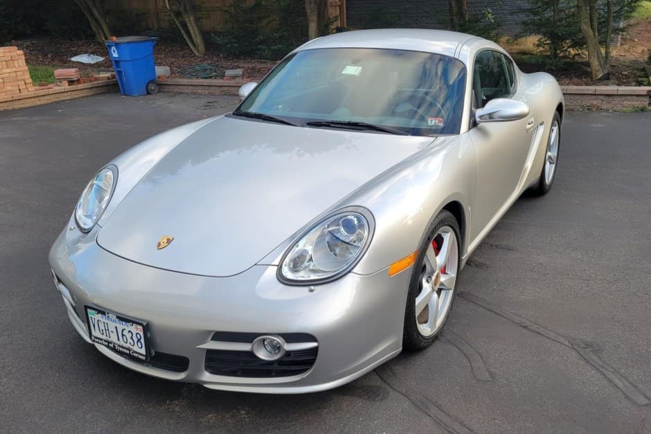 2006 Porsche 987 Cayman sold for $31,300
