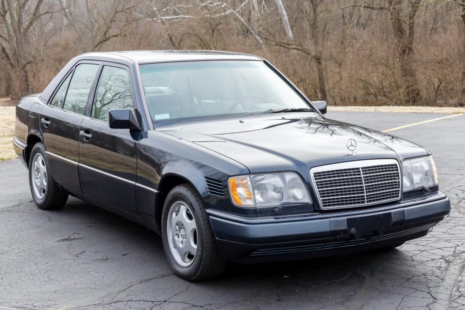 1995 Mercedes-Benz W124 E-Class sold for $13,250