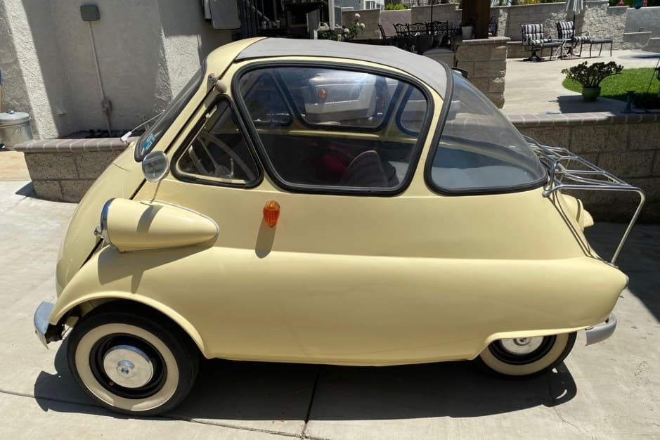 1955 BMW Isetta sold for $31,000