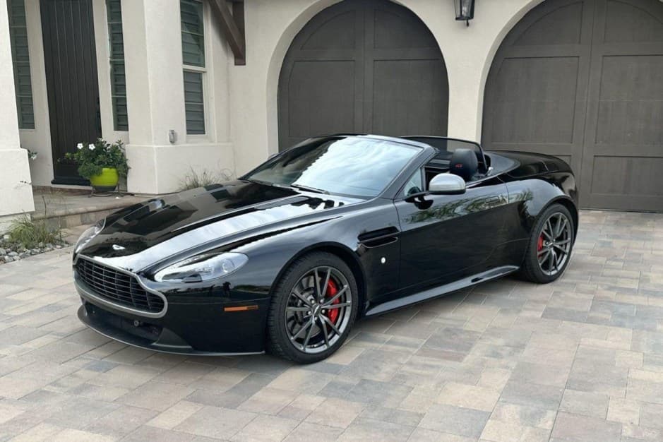 2015 Aston Martin V8 Vantage (2006+) sold for $75,500
