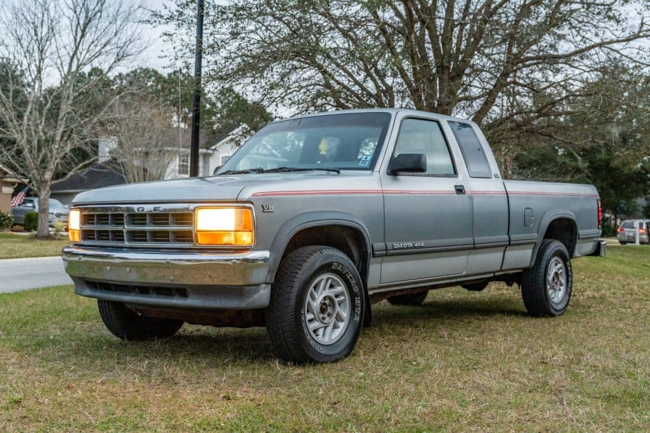 1991 Dodge Dakota (1987-1996) sold for $7,260