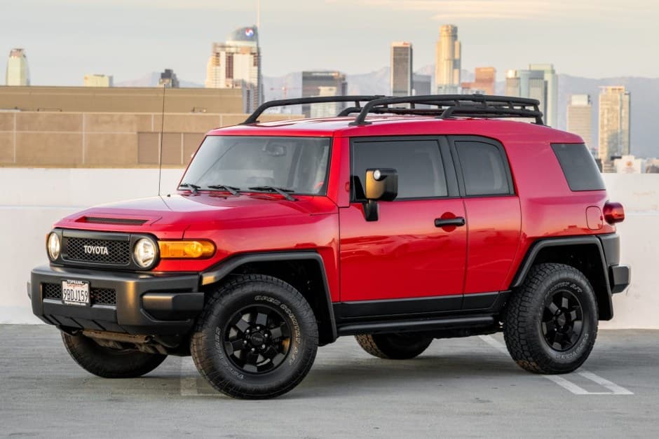 2012 Toyota FJ Cruiser sold for $37,000