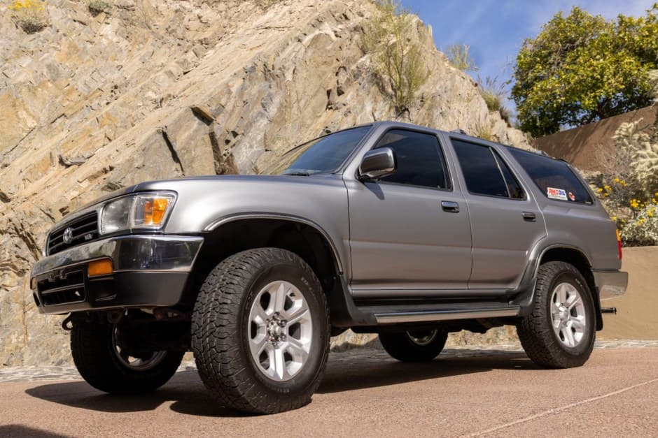 1993 Toyota 4Runner (N120) sold for $10,250