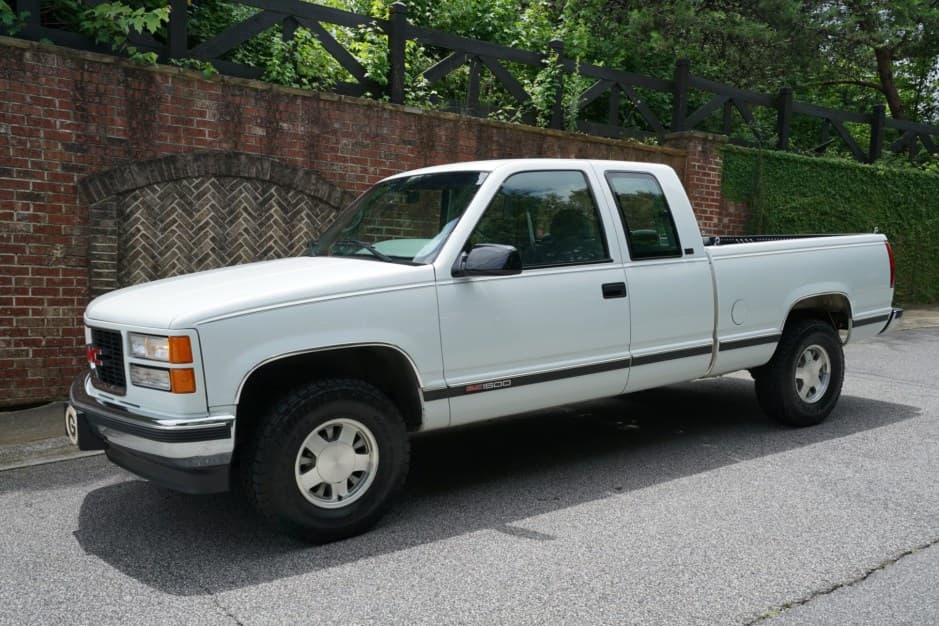 1996 GMC Sierra (GMT400 1988-2002) sold for $17,000