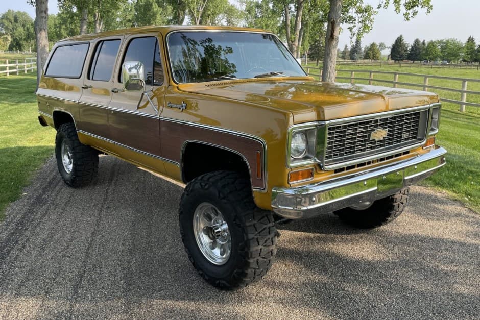 1973 Chevrolet Suburban (1973-1991) sold for $56,000