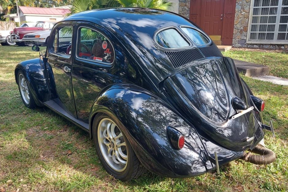 1953 Volkswagen Beetle (Oval Window) sold for $25,250
