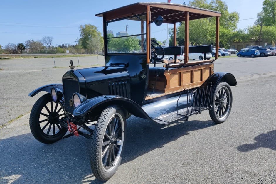 1921 Ford  sold for $8,111