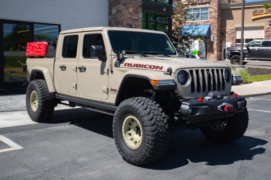 2020 Jeep Pickup sold for $70,777