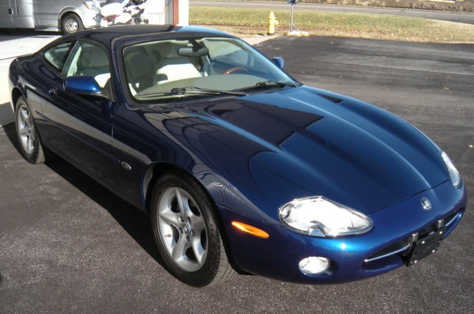 2001 Jaguar XK8 sold for $9,200