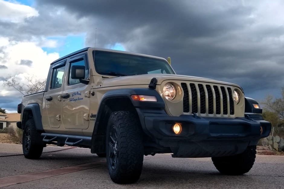2020 Jeep Pickup sold for $23,250
