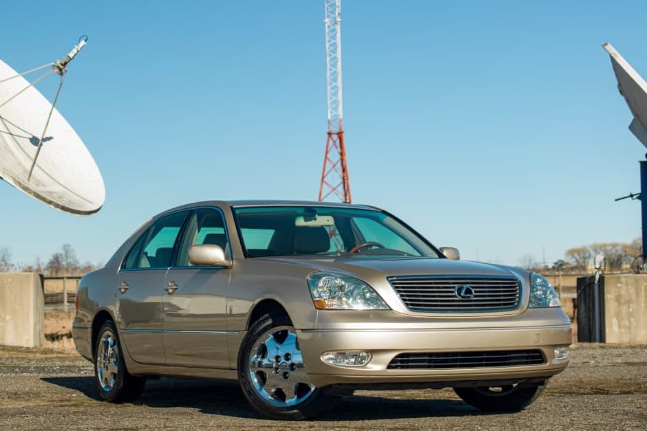 2001 Lexus LS Sedan sold for $15,500