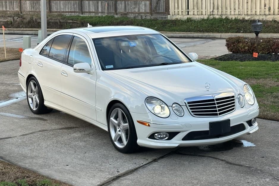 2009 Mercedes-Benz W211 E-Class sold for $14,000